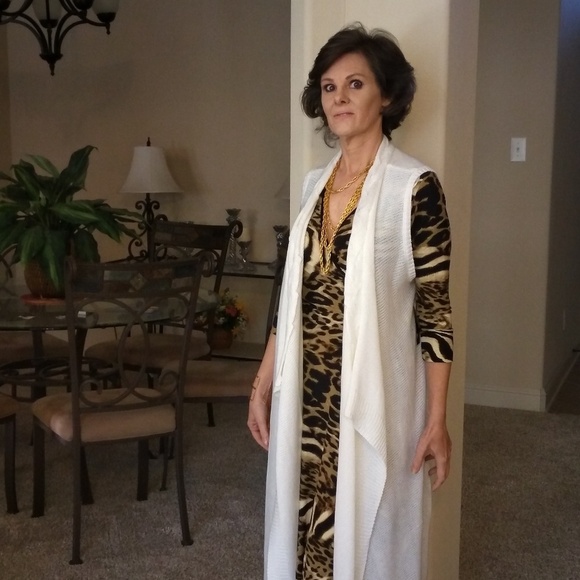 Jungle Animal Print Midi Dress Tan Black stretch 3/4 long sleeve v neck Rouched - Picture 7 of 11